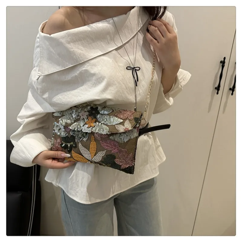 New Straw Woven Sequin Floral Envelope Bag Women's Chain Shoulder Crossbody Bag Party Evening Clutch Daily Casual Underarm Bag