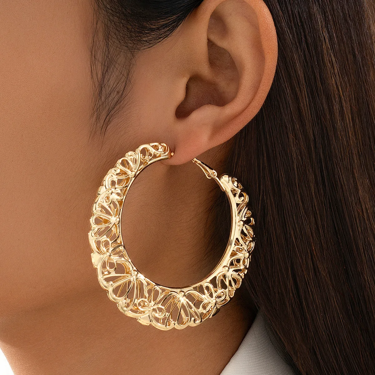 French Vintage Exaggerate Hollow Out Circle Roundness Earrings for Women Geometry Light Luxury Delicacy Jewerly GIfts Daily Wear