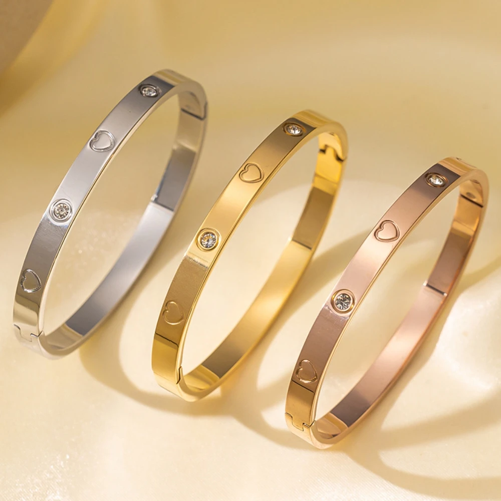 

Htpwe Stainless Steel Love Bracelet For Women 18k Gold Plated Couple Holiday Gift Bracelet Party Daily Jewelry