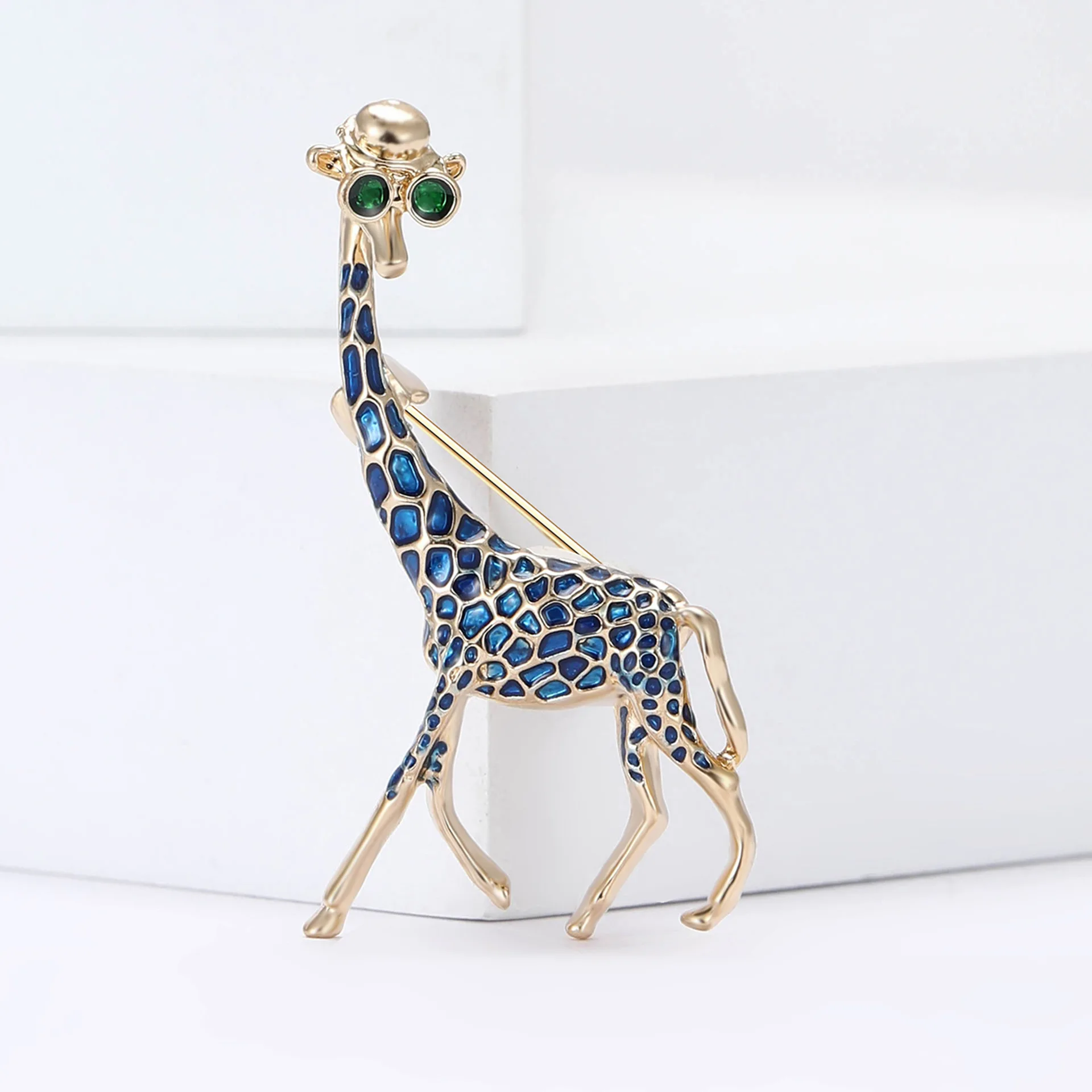 Enamel Giraffe Brooches for Women Men Trendy Metal Animal Pins Clothing Bag Accessories Personality Party Daily Jewelry Gifts