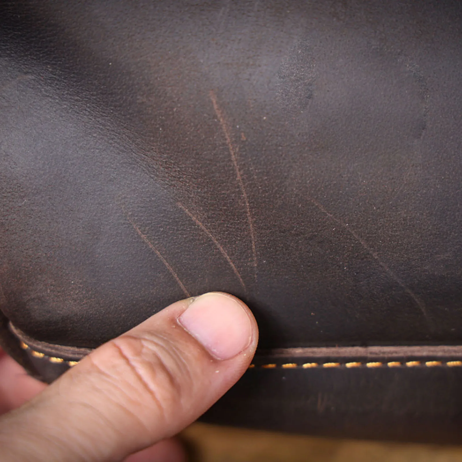S.WORKER Vintage Brusttasche aus echtem Leder für Herren, Vintage, langlebige Brusttasche, Umhängetasche für Herren, Geschenk für Weihnachten – Detail 13