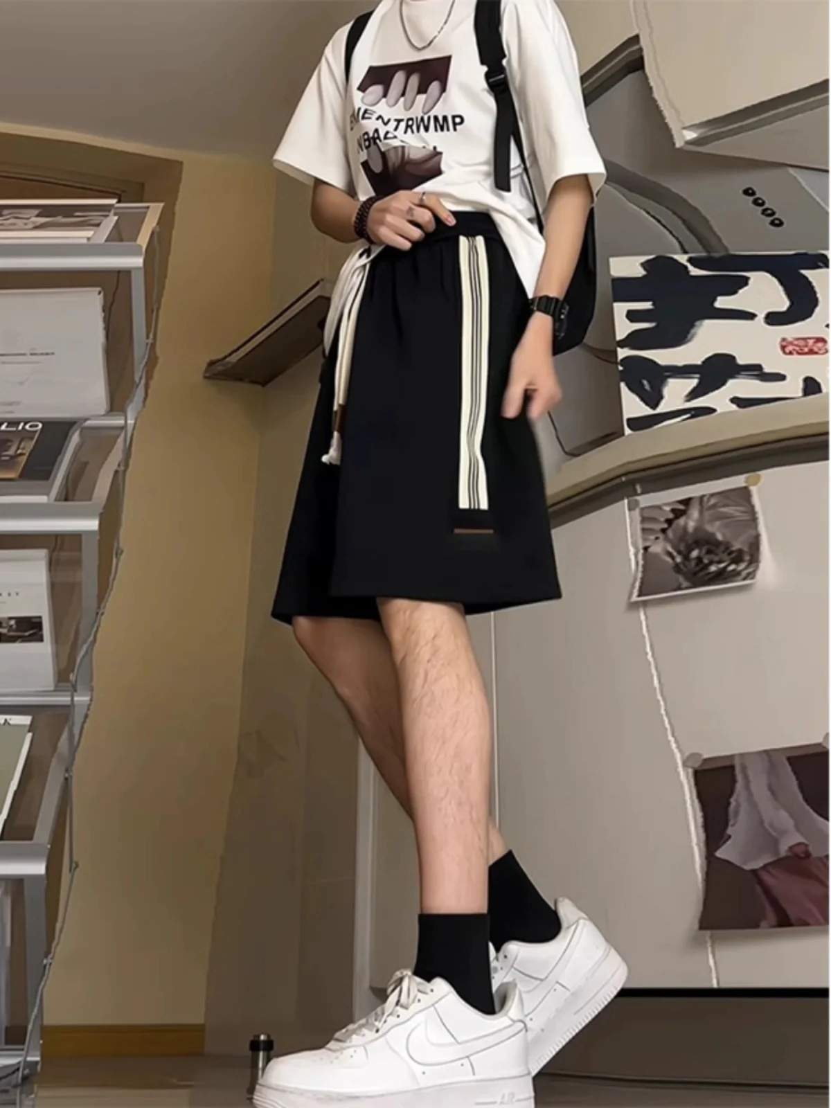 

Новые летние мужские спортивные брюки с боковыми полосками, прямого кроя, длиной до колена, в американском уличном стиле, модные шорты