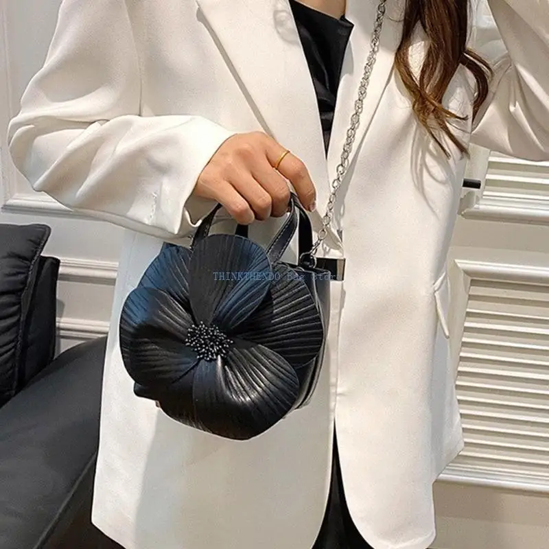 340D Contemporary Crossbody Purse Flower Shaped Decoration Shoulder Bag PU Leather Handbag Stylish Accessory For Everyday Use