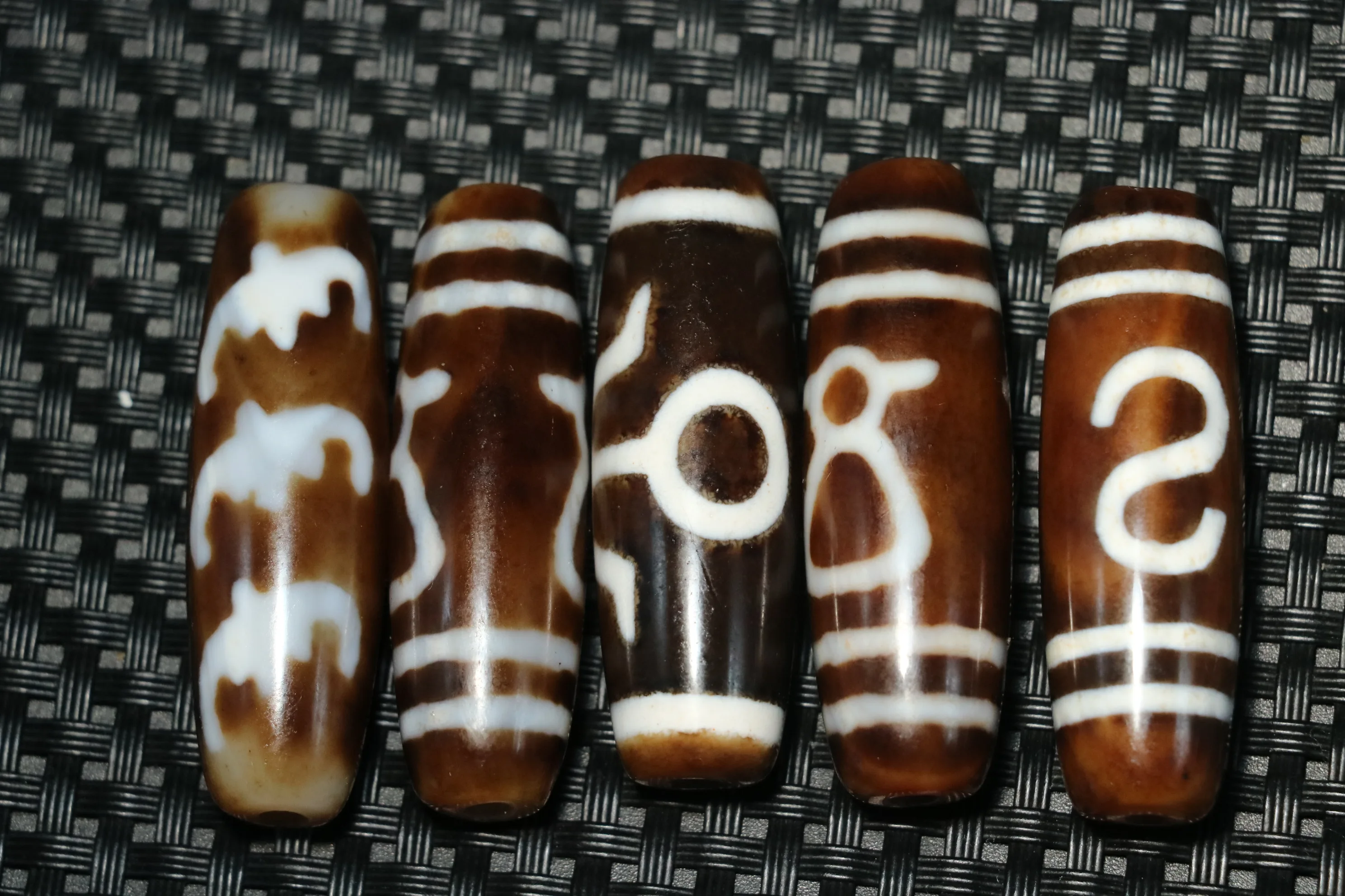 NO.8 Set of 5 PCS Energy Tibetan Top Old Agate Multiple Symbols dZi Bead Pendant 2023 For Jewelry Amulet Timestown UPD0725A8910