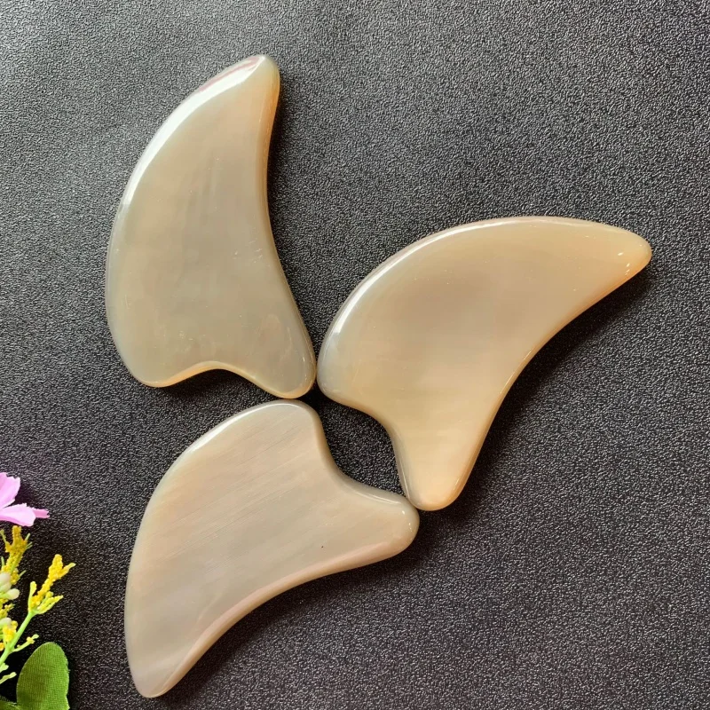 Horn Dolphin Piece Beauty Triangle Gua Sha Scraping Massage Tool Horn Scrapping Plate Horn Face Scraping Horn Comb Factory Whole