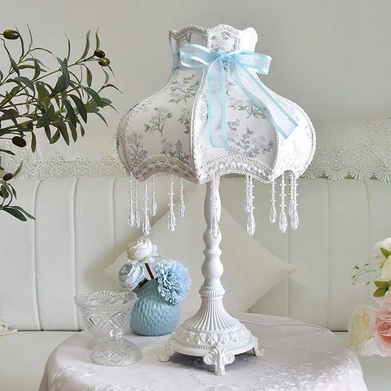 

European desk lamp bedroom bedside lamp French pastoral princess girl children ins romantic and warm