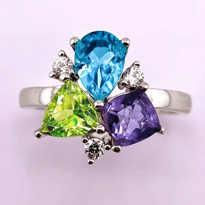 Huitan Damenring mit geometrischem Design, silberfarben/goldfarben, eingelegt mit mehreren Farben, glänzendem CZ, Modeaccessoires, Schmuck für Damen