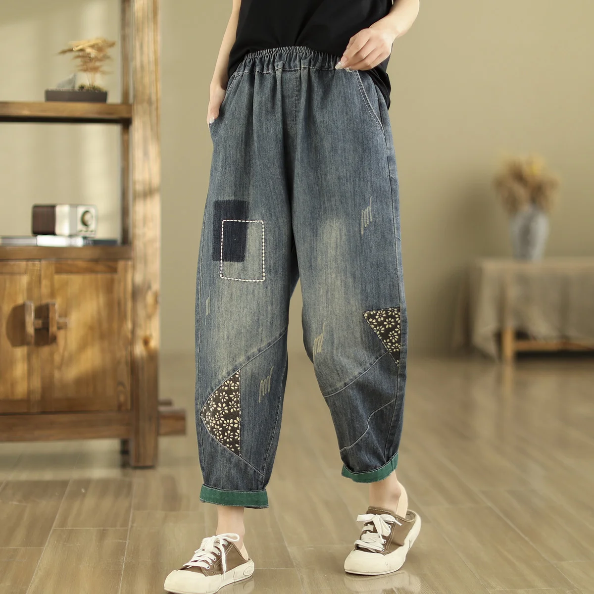 

Mori kei Clothing Elastic Waist Harem Jeans Spring Summer Japan Retro Jeans Female Embroider Patch Pocket Harem Pants Women