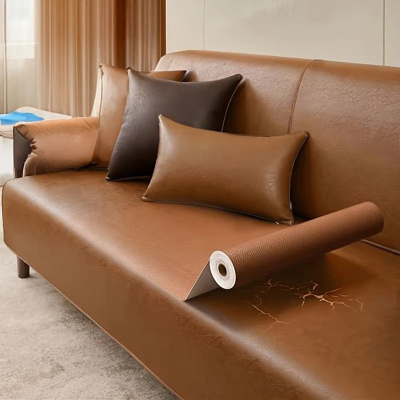 يمكن تطبيق الملصقات الجلدية ذاتية اللصق لإصلاح الأريكة المقاومة للماء والبقع بنفسك على الأثاث الجلدي