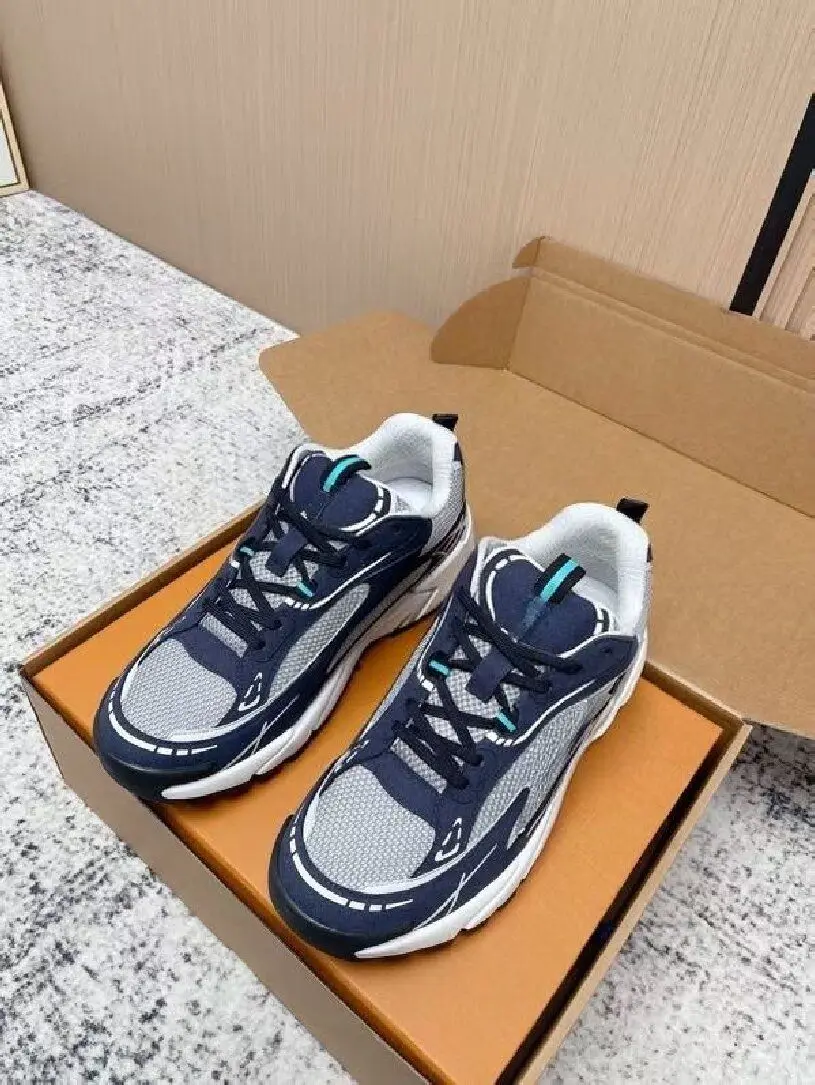Cool Unisex Street Skate Board Shoes Men Women Trendy Casual Flat Sneakers Lace Up Breathable Upper Non-slip Wear-resistant Sole Daily Walking Solid Color Footwear