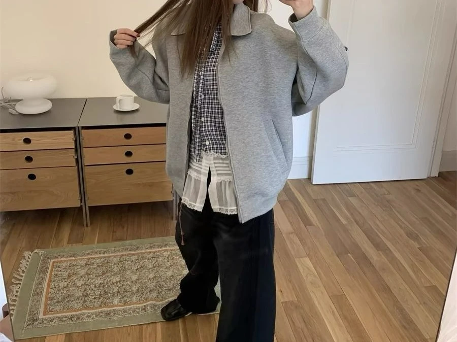 

Wearing Lace Hem Butt Curtain with Plaid Shirt Underneath Female Design Sense Top Plaid Pattern Is Versatile and Sweet