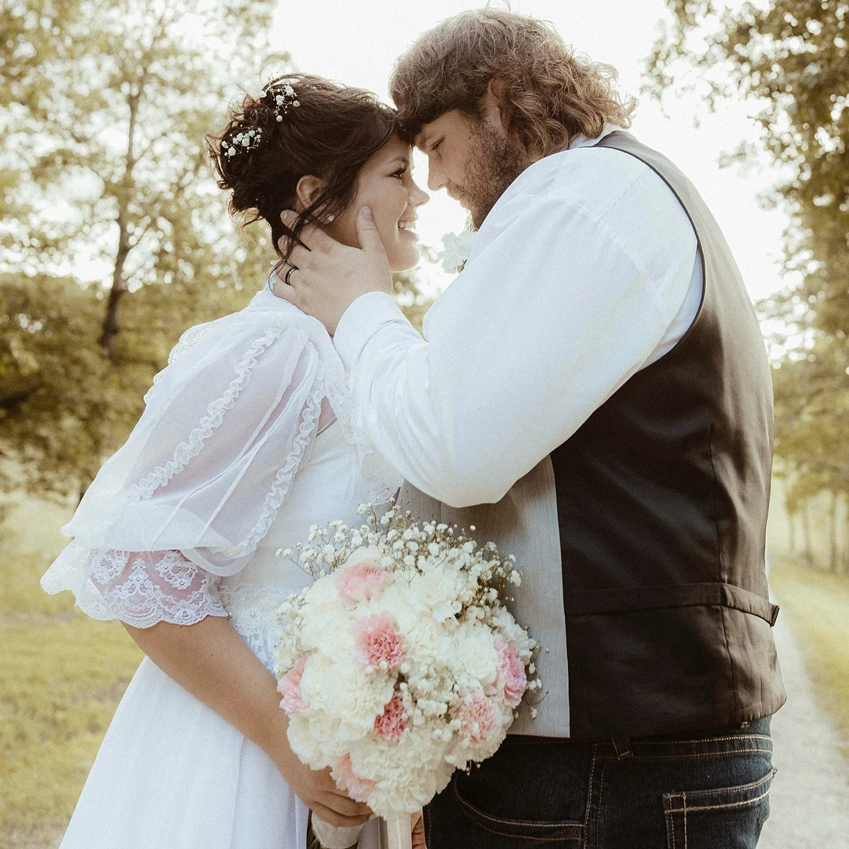 تخصيص الرجعية 1970s نصف فانوس الأكمام فستان الزفاف أزرار الفيكتوري ألف خط تكدرت الدانتيل عالية طوق خمر زي العرائس