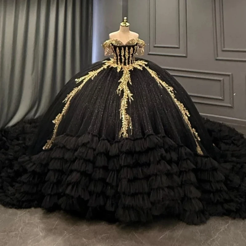 

Black Shiny Princess Sweet 16 Dress Quinceanera Dresses Gold Applique Lace Beading Crystal Tiered Tull Party Birthday Vestidos