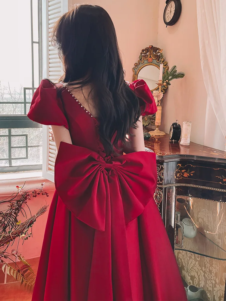 Burgundy Simple Evening Dress Luxury Satin Elegant Square Collar Puff Sleeve Backless Large Bow Mid-Long Homecoming Gowns