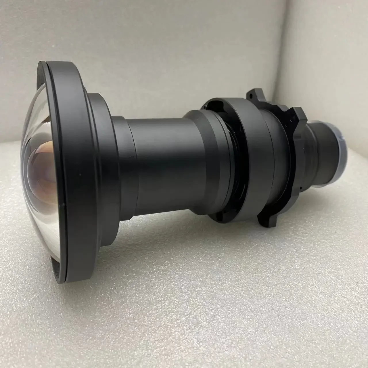 0.26:1Ultra Short Focus Lens For PT-SMZ76C Outdoor Projector