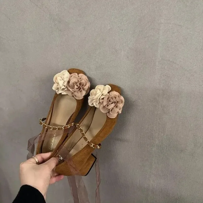 أحذية النساء Modis الأحذية النسائية أنيقة 2025 فستان الصيف مريح جديد المطاط بولي PU الأزهار قطيع النسيج روما ميد موضة ساحة