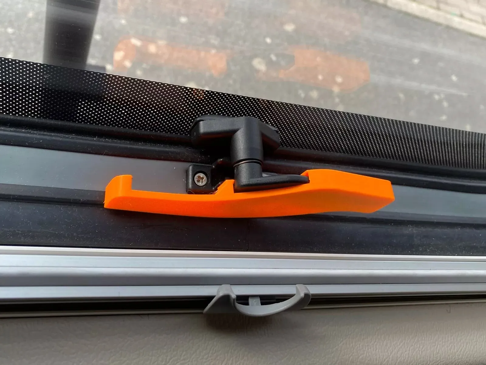 

RV Window Security Lock Catch For PolyPlastic Caravan & Motorhome Left/Right Hand For RV Trailer Camper Cargo Trailer