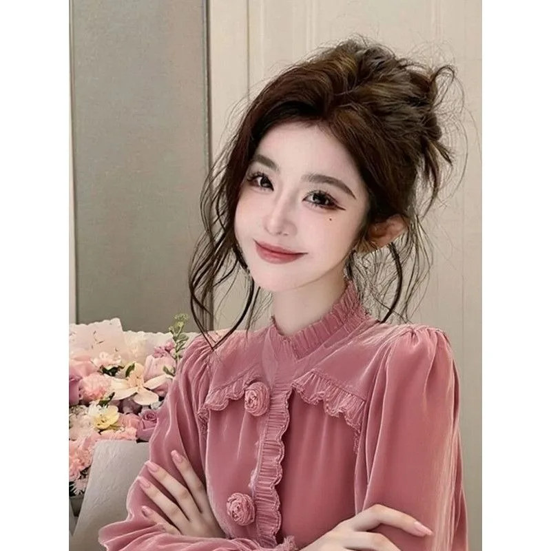 

A Unique Design Style French Hepburn Light Luxury Niche Top Doesn't Look Alike A High-end Pink Velvet Shirt for Women in Winter