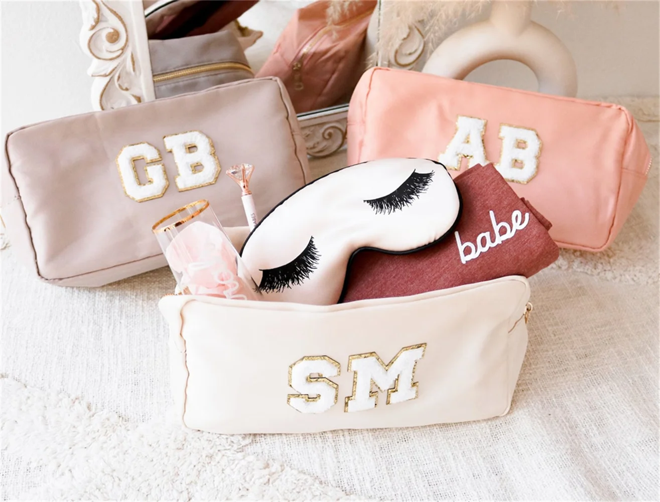 Personalized Nylon Pouch Gift Bags Custom Make Up Pouches Women Teen Birthday Gift Monogram Cosmetic Bag Bridesmaid Gift Idea