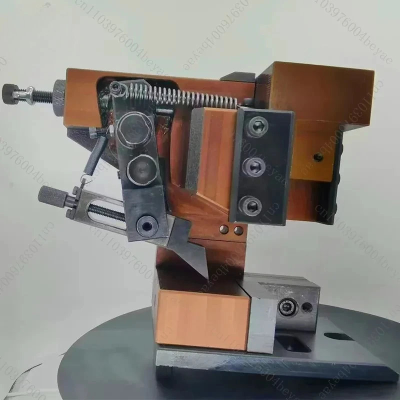 Single-grain Terminal Metal Mold, Scale Button Rotary Type