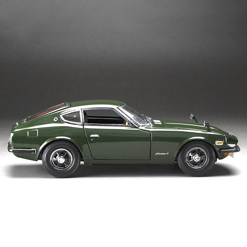 

SunStar масштаб 1:18 1970 Fairlady Z S30 сплав имитация модели автомобиля статическая коллекция украшенные праздничные подарки игрушки сувенирный подарок