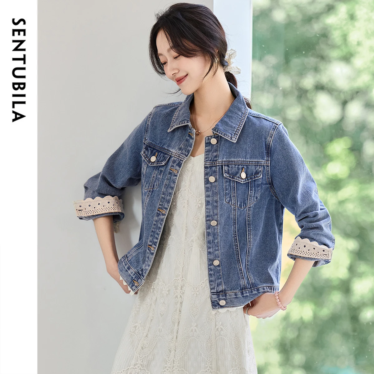 

SENTUBILA Light Vintage Denim Jacket Woman 2025 Spring Contrast-color Lace-trimmed Turn-down Collar Jacket Casual W51W80481