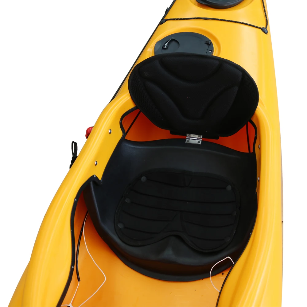 الجلوس في الإبحار بحر واحد وجولة قوارب الكاياك مع نظام الدفة