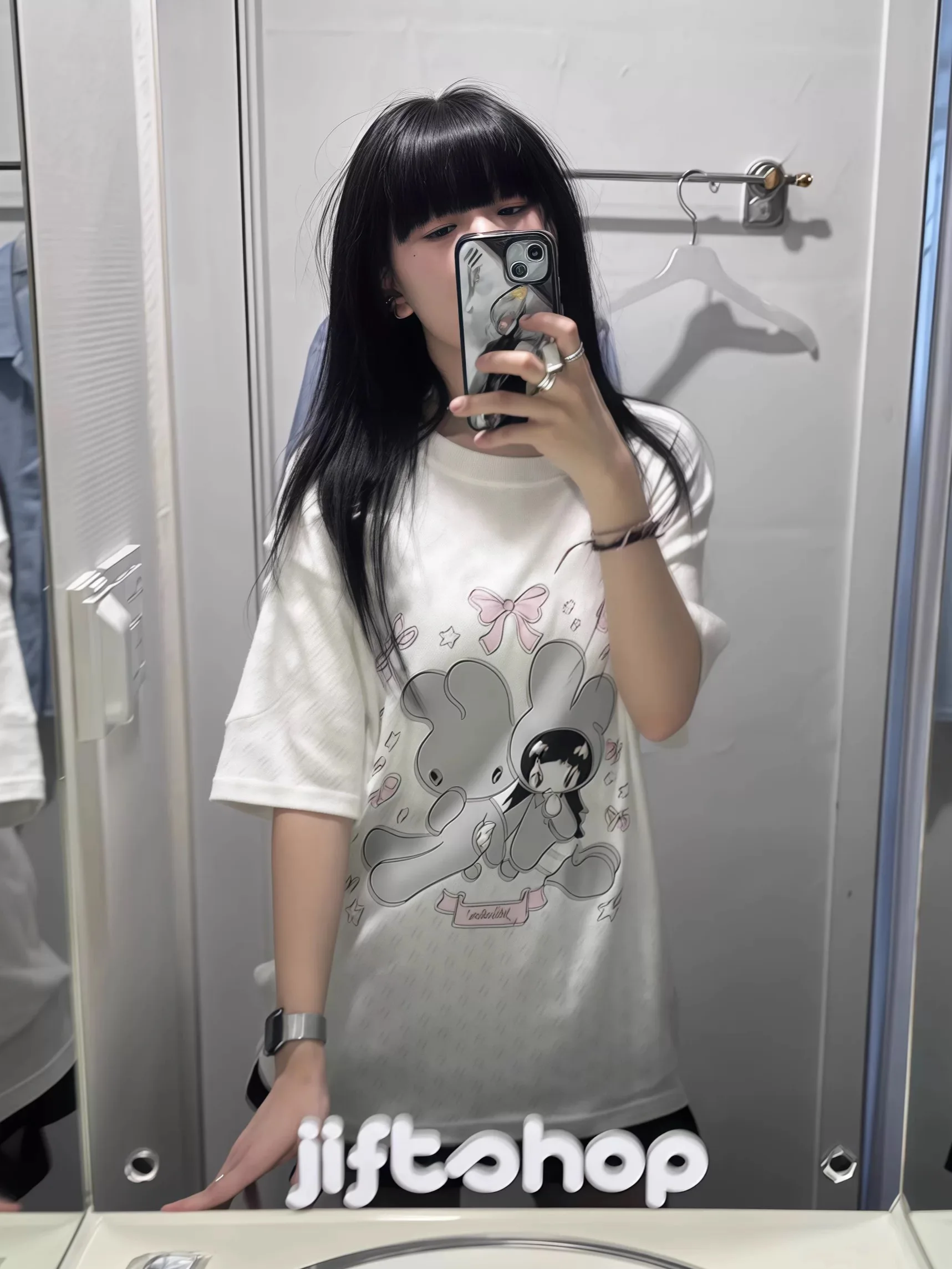 [REKon ТеNa] جينز جديد مخصص بنفس النمط لطيف رائع فتاة الأرنب طباعة س الرقبة ملابس علوية حلوة وجذابة 100٪ قطن قصير sl