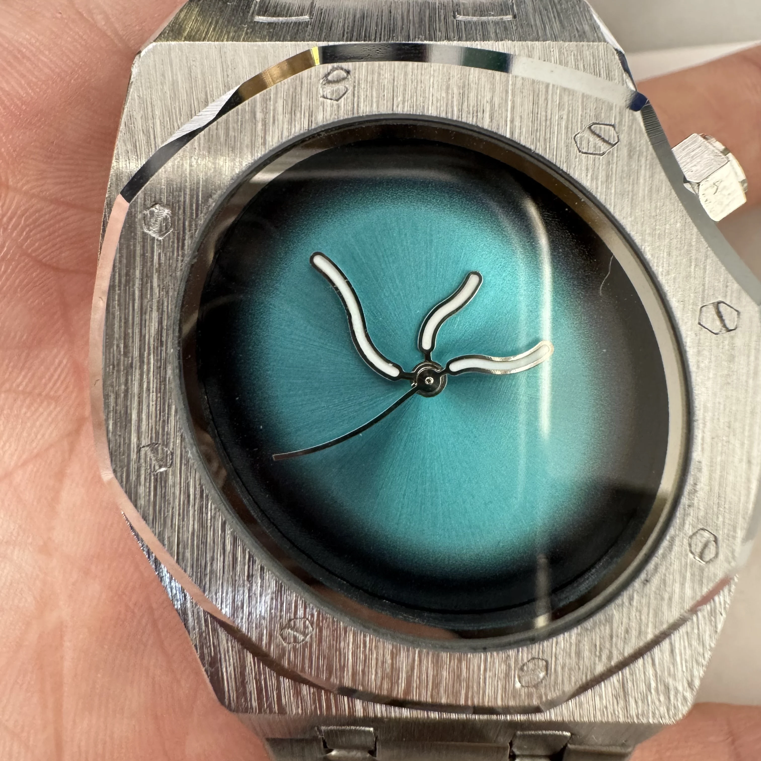 

Новые роскошные кварцевые часы PINTIME Y2K, персонализированные часы с бирюзовым циферблатом, водонепроницаемые, для делового и повседневного стиля, мужские.