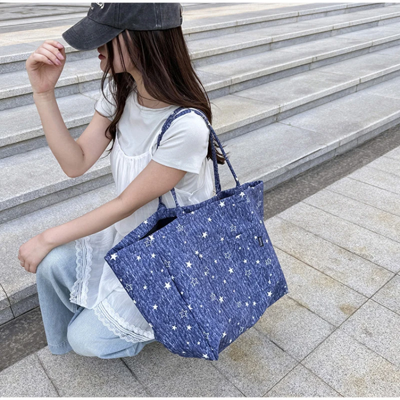 Koreanische Tragetasche mit Sterndruck, Damen-Shopper-Schultertasche, geräumige Handtasche für den täglichen Gebrauch, einfarbig, vielseitig, minimalistisch – Detail 18