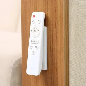 1 PC Automático de escritorio Autoadhesivo Colturador colgante de enchufe Organizador de cable de enchufe 8 Mejor titular de ventas - №1