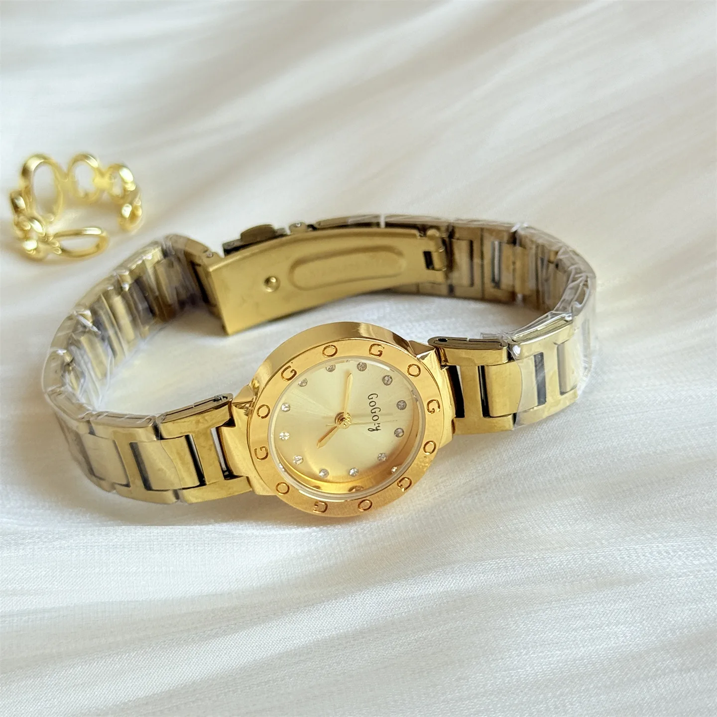 Jam Tangan Perak Vintage, Niche, Mewah Ringan, Tali Baja Kuarsa, Nuansa Mewah, Emas Kecil, Jam Tangan Wanita, Hadiah Mewah Elit