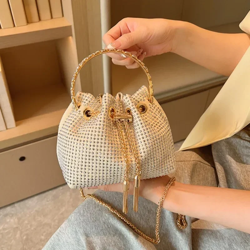 Luxury Diamonds Tassel Evening Clutch Bag Women Designer Chain Metal Ring Handle Shiny Crystal Bucket Purse Bridal Wedding Party