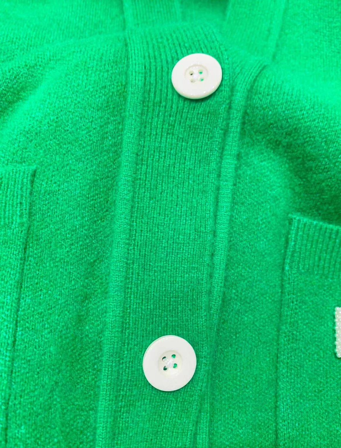 2024 spring Women\'s green knitted cardigan embroidered French brand knitted lettering women\'s winter warm clothes elegant tops