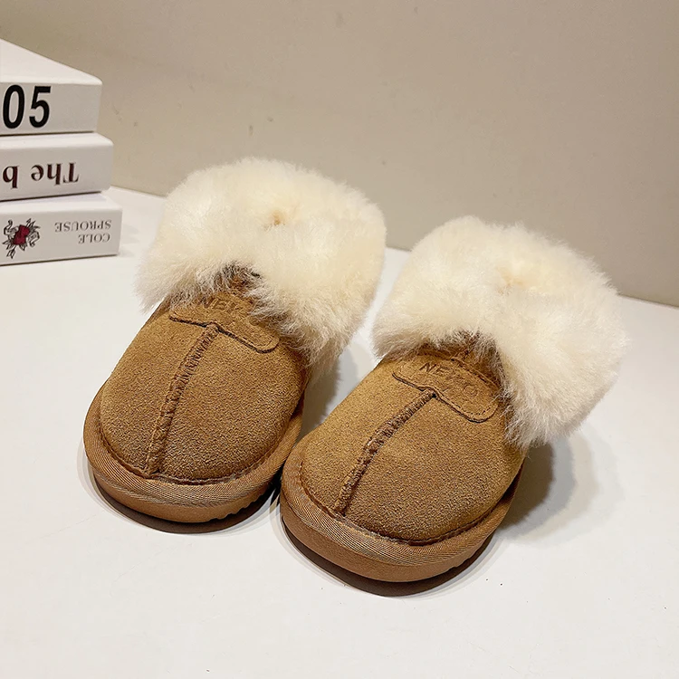 Factory Customize Soft Outdoor Logo Plush Non slip Western Style Woman Flat Winter Real Sheepskin Fur Slippers