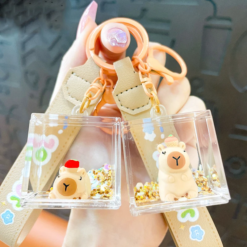 만화 액체 사각형 병 열쇠 고리 여성을위한 귀여운 이동 Quicksand Capibara 키 체인 가방 열쇠 펜던트 어린이 선물