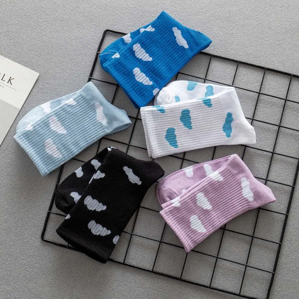 

Удобные носки в студенческом стиле с облаками Ins Style Blue Sky Clouds Pattern Женские чулочно-носочные изделия в корейском стиле Женские носки Носки средней длины
