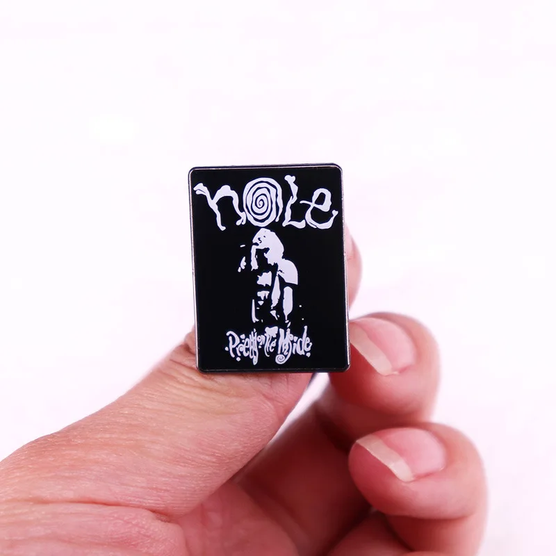 الإبداعية أسود أبيض الفرقة شارة مجموعة الموسيقى أيقونة سلسلة بروش المغني أغنية الطرفية التلبيب دبوس طوق مجوهرات الأزياء المشجعين هدية