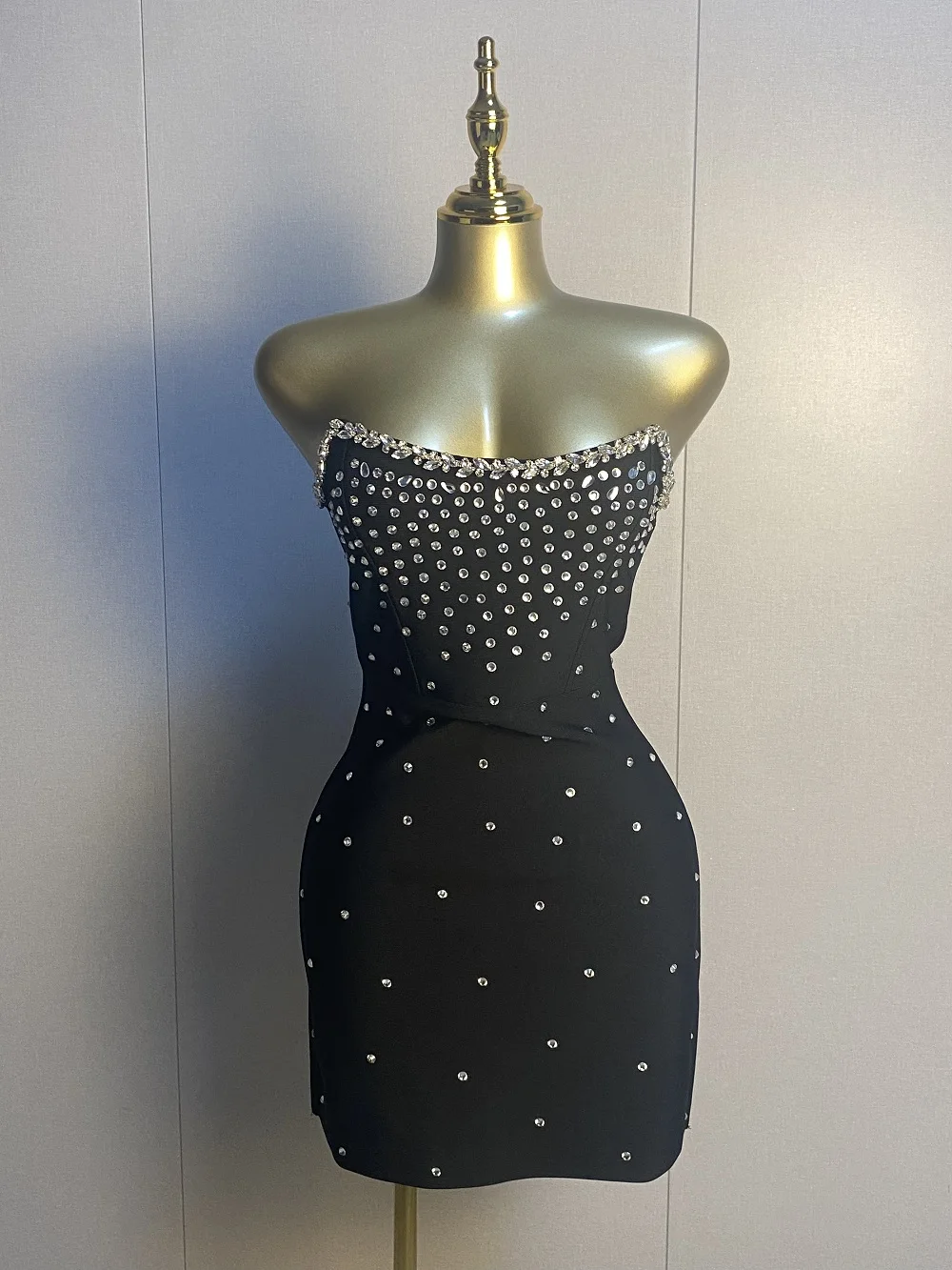 

New Women Sexy Strapless Backless Diamonds Black Midi Bodycon Dress 2025 Elegant Evening Club Luxury Birthday Party Dresses