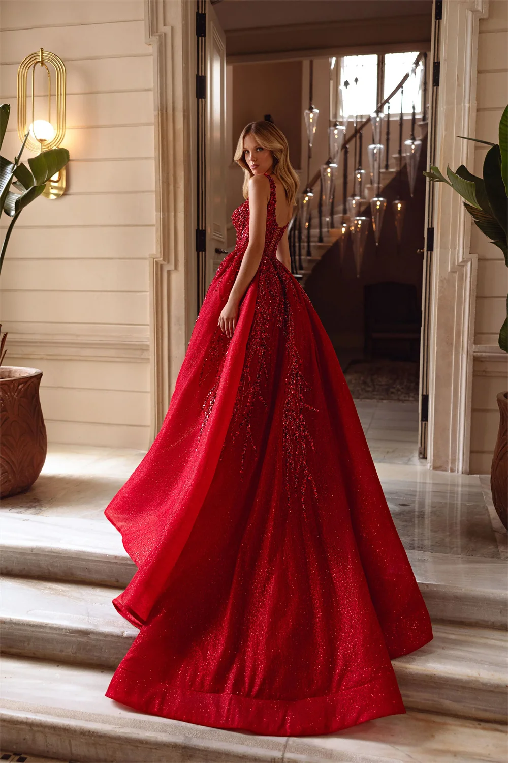 كيوتو مخصصة بورجوندي لامعة الخرز الكرة ثوب الزفاف رائع ساحة الرقبة vestidos de novia الجانب الشق قطار طويل رسمي