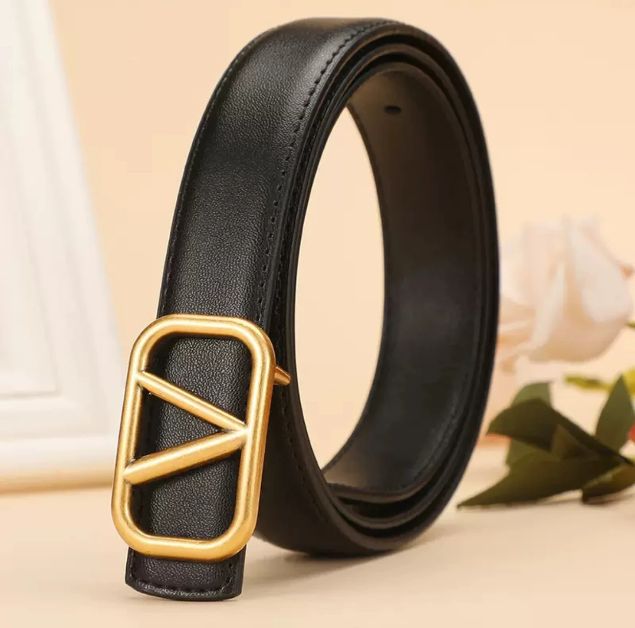 

105-1 10 * 2.3 cm luxurious cowhide belt for women with smooth buckle decoration and fine waistband, high-end genuine belt