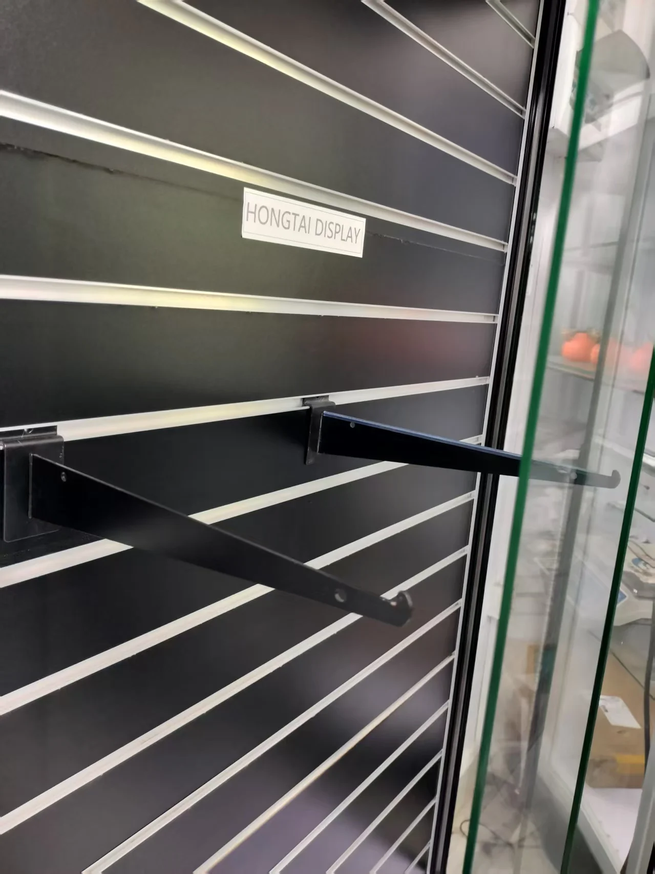 Armário alto de vidro temperado de alta qualidade, ripas de madeira, suporte de parede, vitrine de exibição de loja de fumaça, visão total