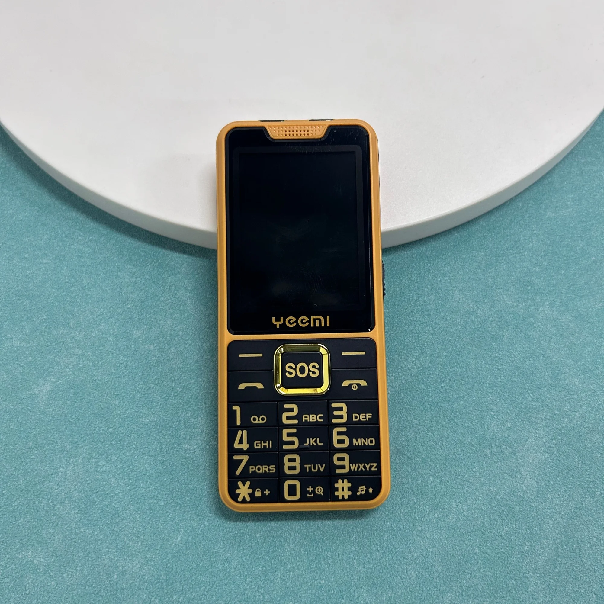 YEEMI K3 Super Thin Mobile Phone 2.4inch HD Screen GSM 2G Dual SIM Card Long Standby Flashlight Camera Type-C Button Phone