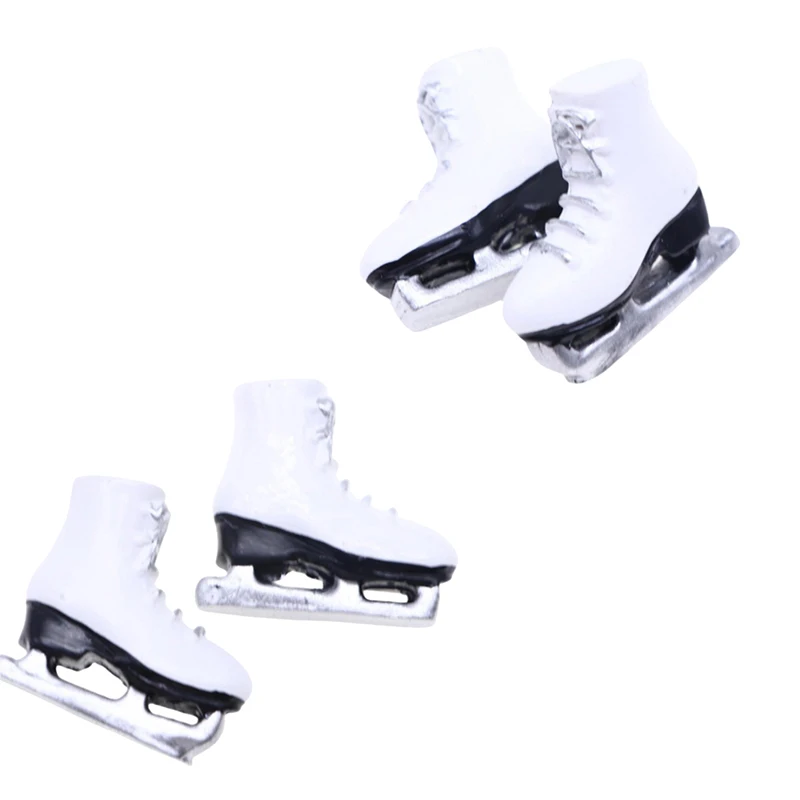 1Pairs Dollhouse Mini Simulation Skating Shoes Prop Model For Kid Doll Roller Skates Decorative Gift Kids Toy Doll Accessories