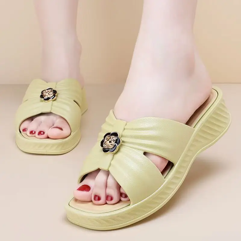 

Woman's Summer New Open Toe Thick Sole Slippes Soft Sole Non Slip Hollow Out Lightweight Home Slippers Outdoor Slippers Sandals