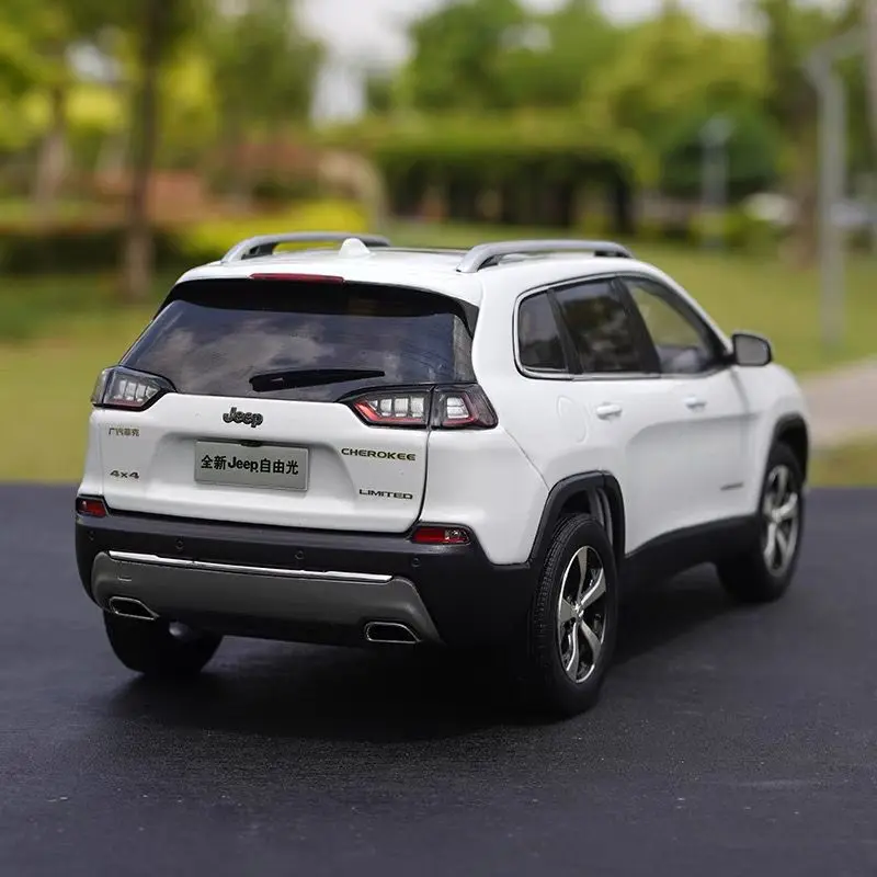 1:18 jeeps cherokee suv liga modelo de carro diecasts metal veículos fora de estrada modelo de carro alta simulação brinquedo das crianças presente decoração