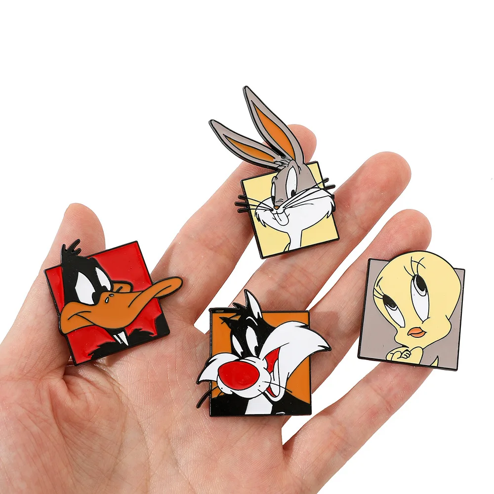 Disney Bugs Daffy Sylvester Tweety Anime Figure Metal Brooch Decoration Badge Clothing Pin Accessory Cartoon Toy Kids Gifts