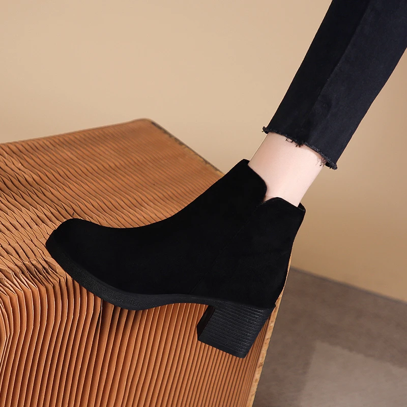 Neue Damen-Stiefeletten mit hohem Absatz, elegante runde Zehenpartie, modisch und vielseitig, warme Wintermode-Stiefel 2025 – Detail 10