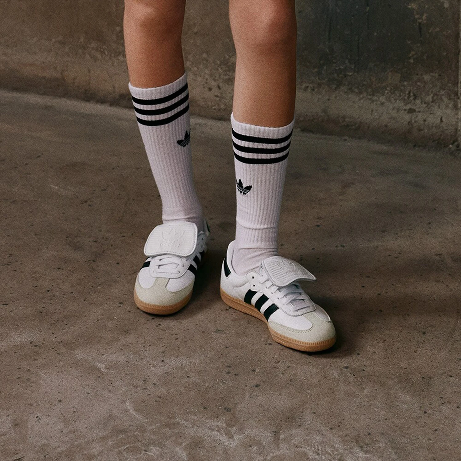 

Официальные оригинальные женские классические повседневные кроссовки Adidas IG4279