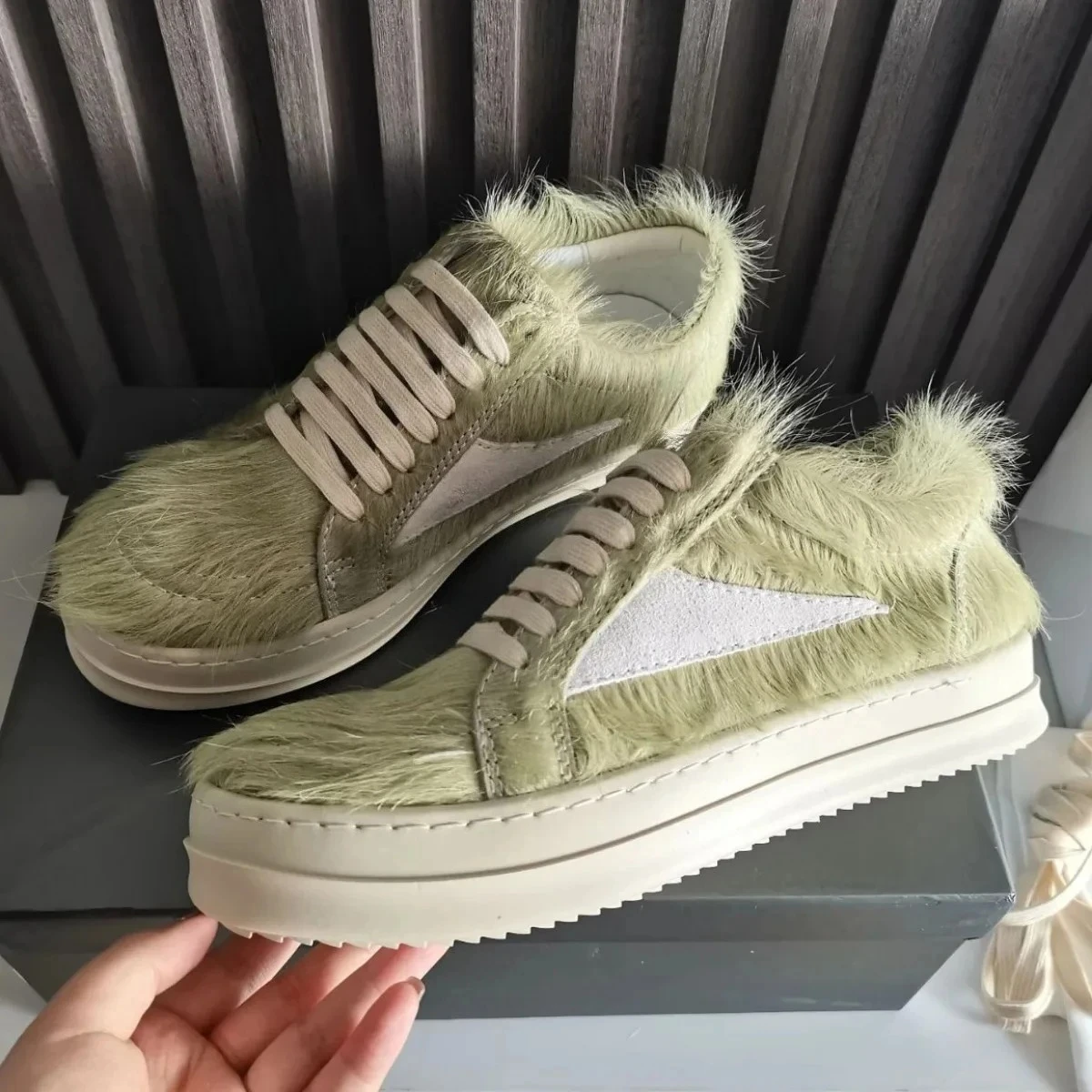 

Vintage Men Horsehair Sneakers Women Casual Shoes Genuine Leather Lace Up Luxury Trainers High Street Loafers Flats Shoes